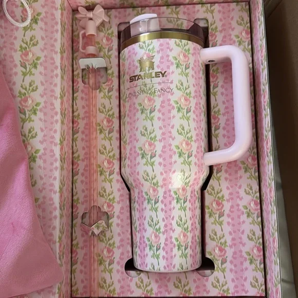 The Stanley x LoveShackFancy Quencher 40 OZ Blooming Heirloom Floral Bow - Picture 14 of 17